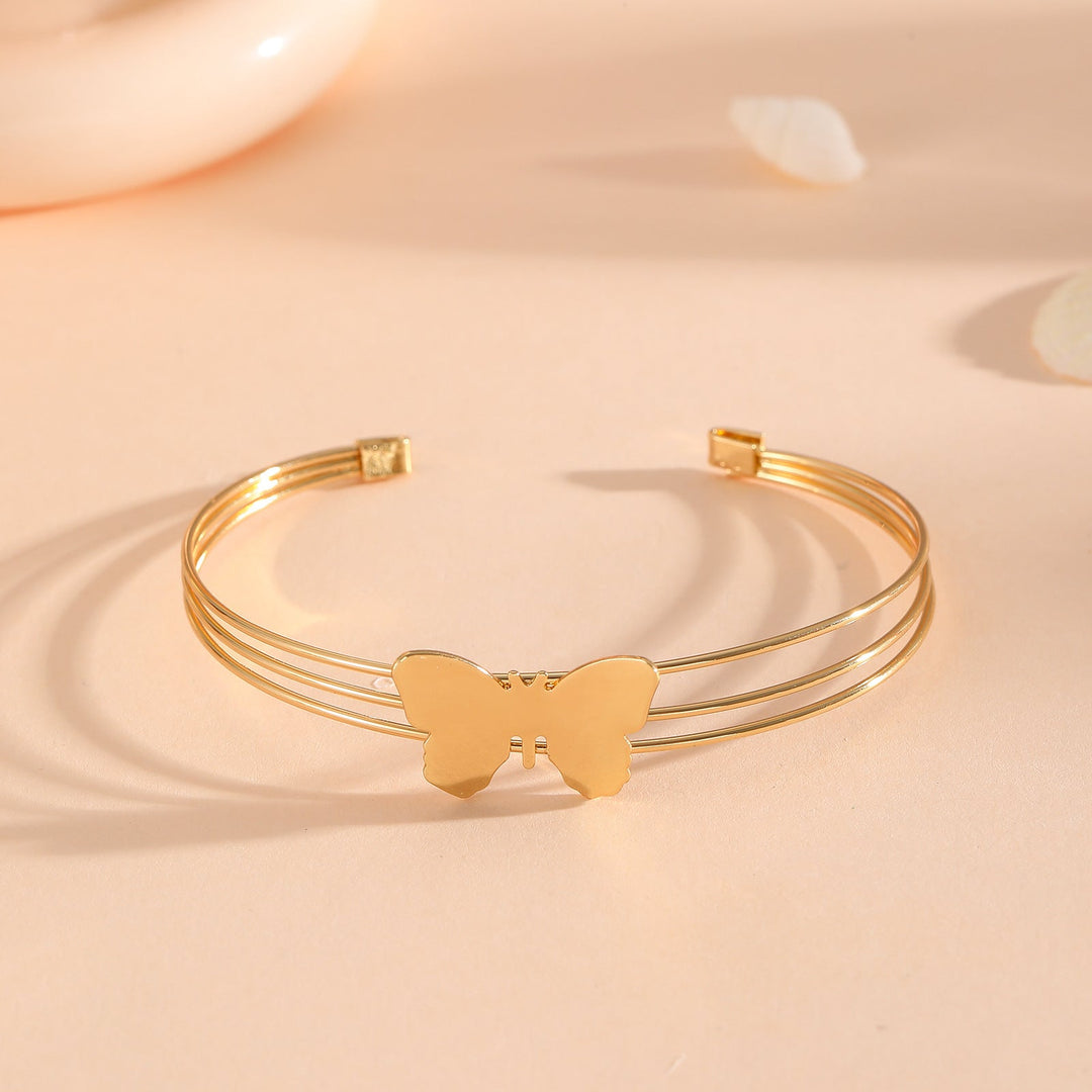 Women's bangle with elaborate bow design Nin Boutique