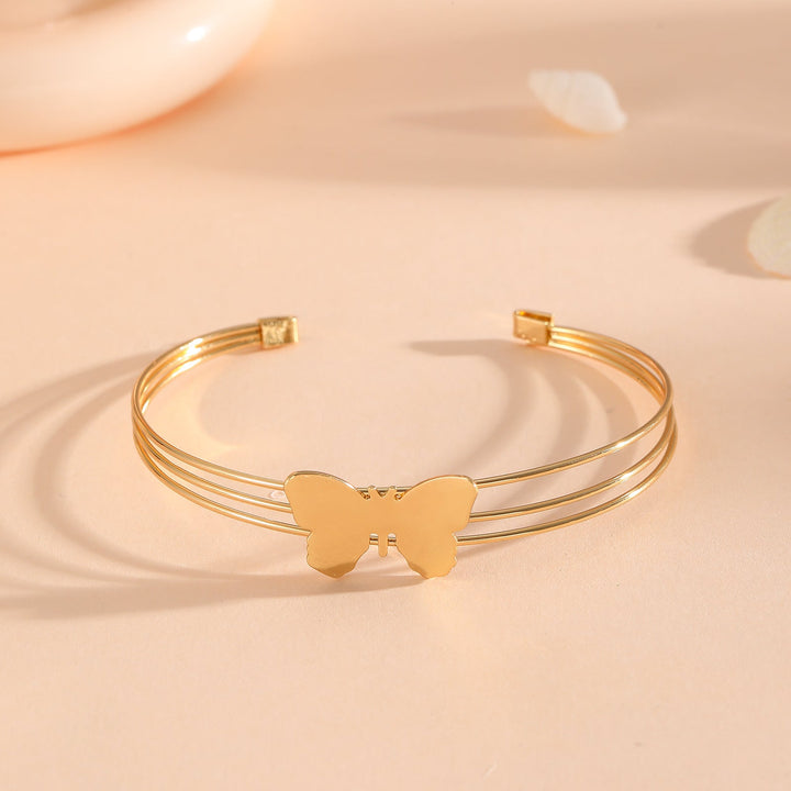 Women's bangle with elaborate bow design Nin Boutique