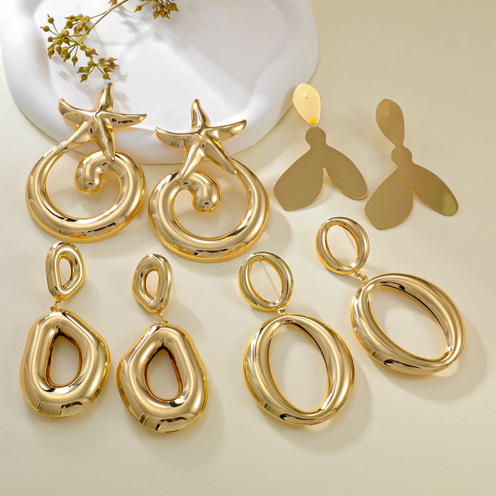 Women’s earrings in modern, sculptural design Nin Boutique