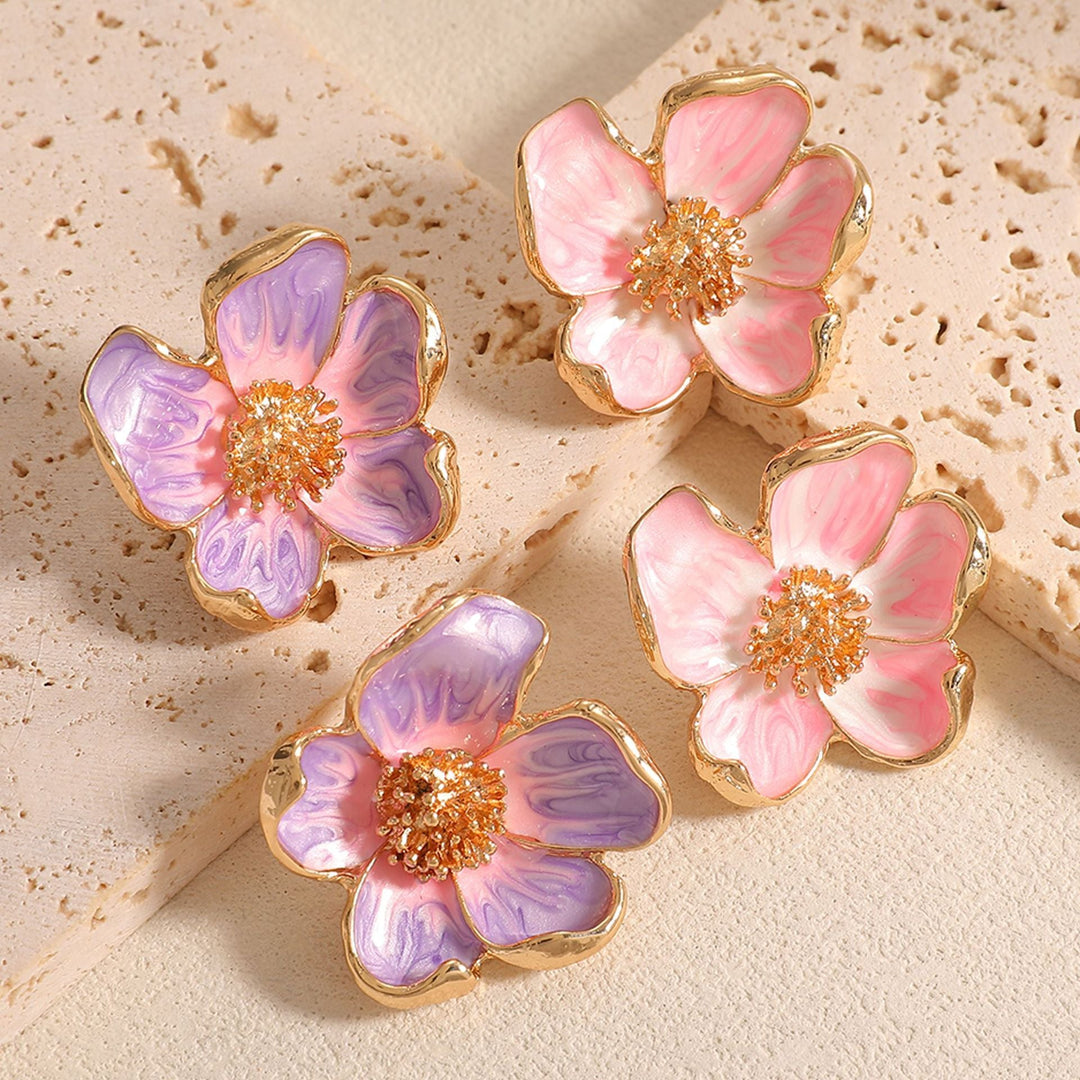 Ladies earrings in floral design with detailed accents Nin Boutique