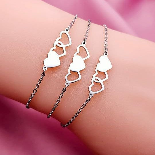 Women's anklet with playful heart motifs and delicate chain structure Nin Boutique