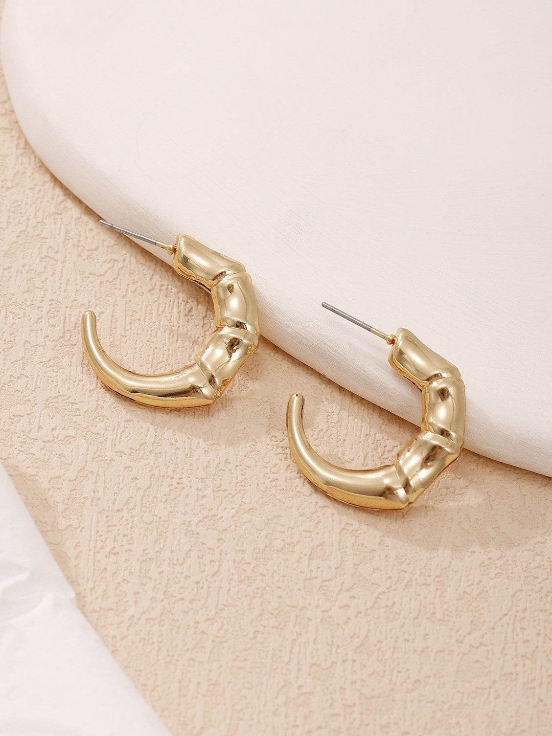 Women's earrings with modern wave design Nin Boutique
