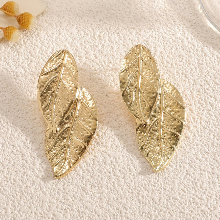 Ladies' bangle in artistic leaf motif Nin Boutique