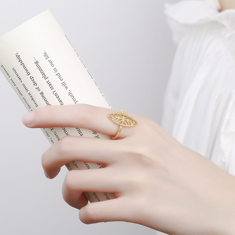 Women’s ring with exquisite leaf shape and delicate structure Nin Boutique