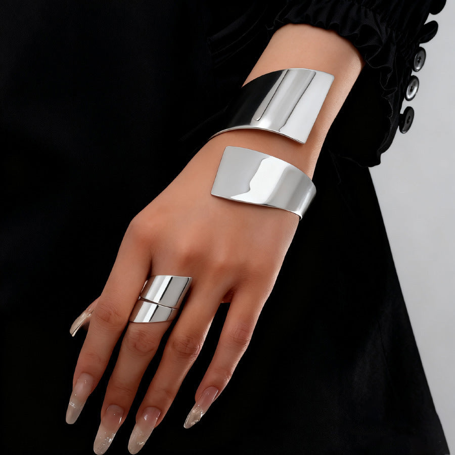 Women's cuff bracelet in modern, geometric design Nin Boutique
