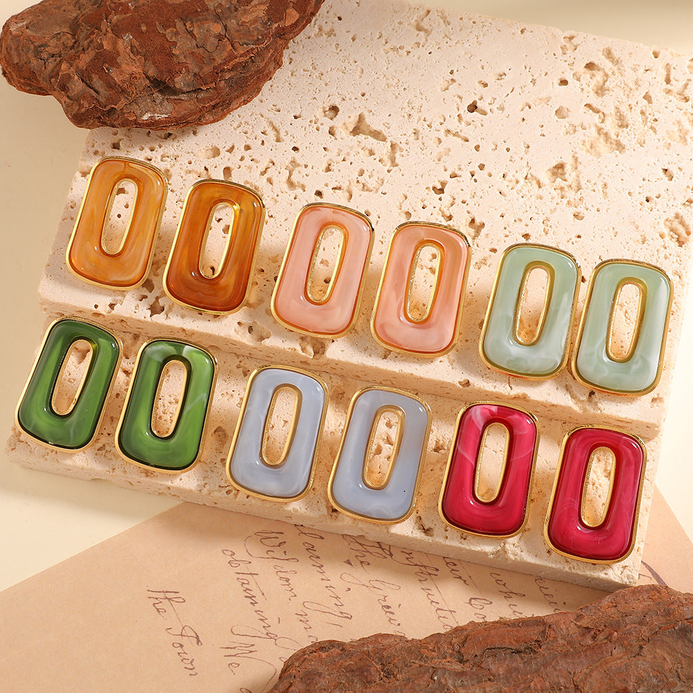 Ladies stud earrings in a modern rectangular design Nin Boutique