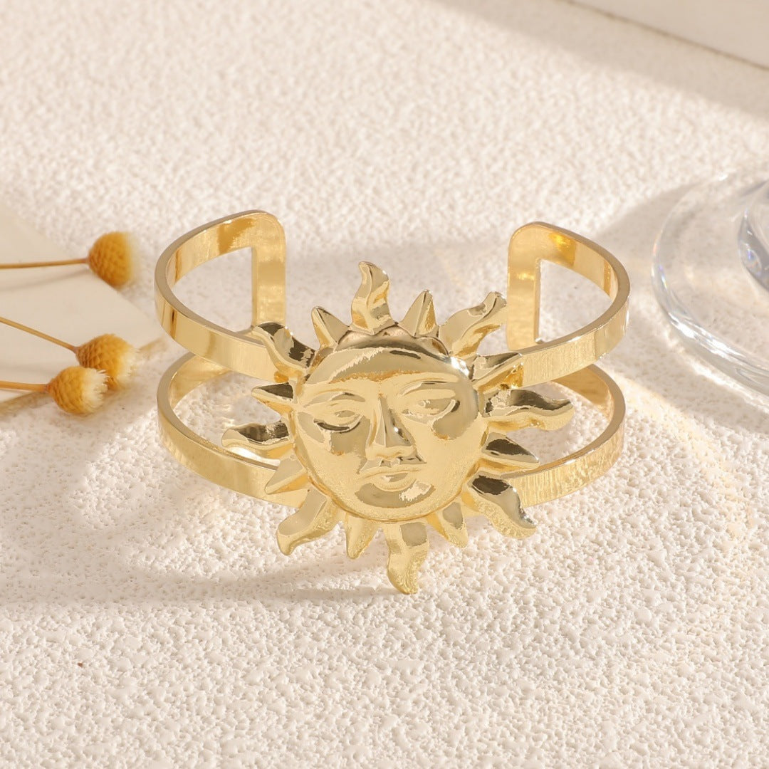 Ladies bracelet with artistic sun design Nin Boutique