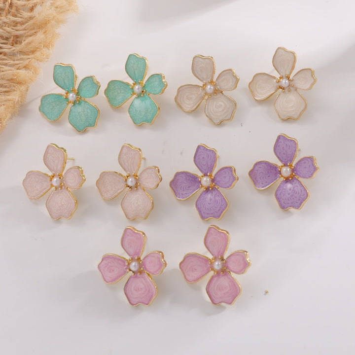 Women earrings in artistic orchid design Nin Boutique