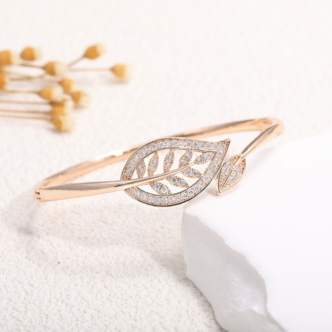 Ladies' bracelet with elegant infinity pattern and sparkling zirconia Nin Boutique
