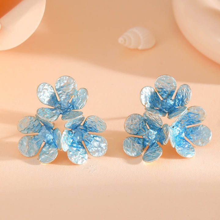 Women's earrings in modern plant-inspired design Nin Boutique