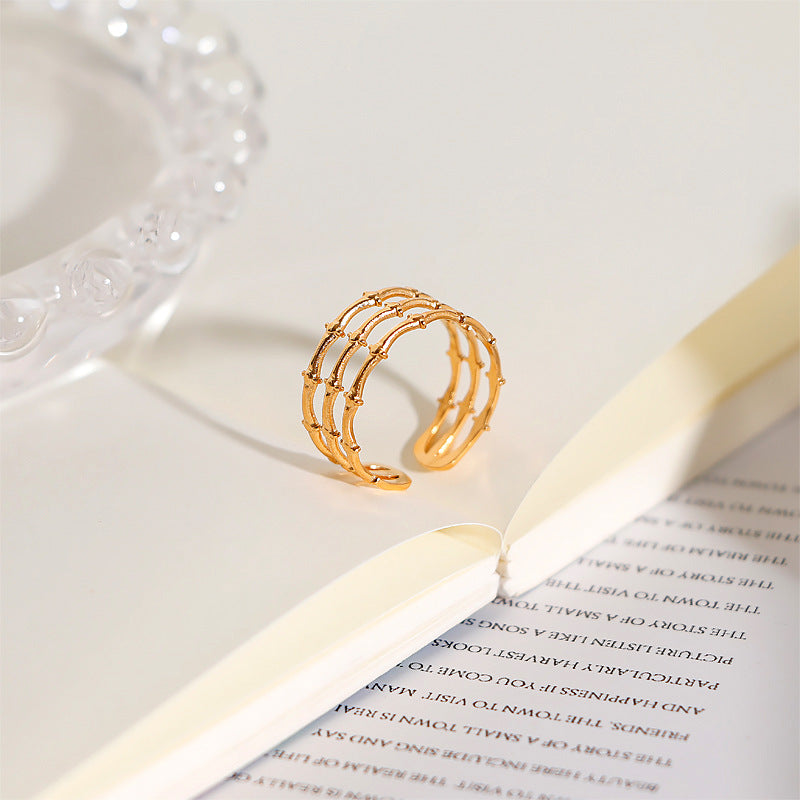 Ladies Ring in elegant crocodile design Nin Boutique