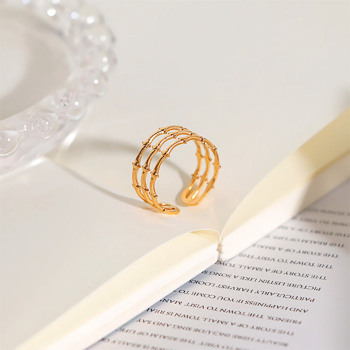 Ladies Ring in elegant crocodile design Nin Boutique