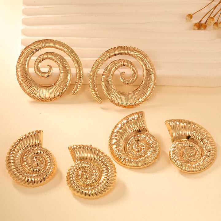 Ladies earrings in elegant shell design Nin Boutique