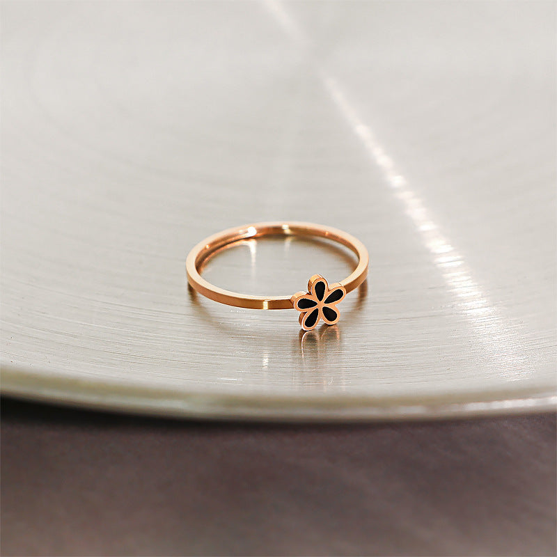 Women's Ring with delicate floral design Nin Boutique