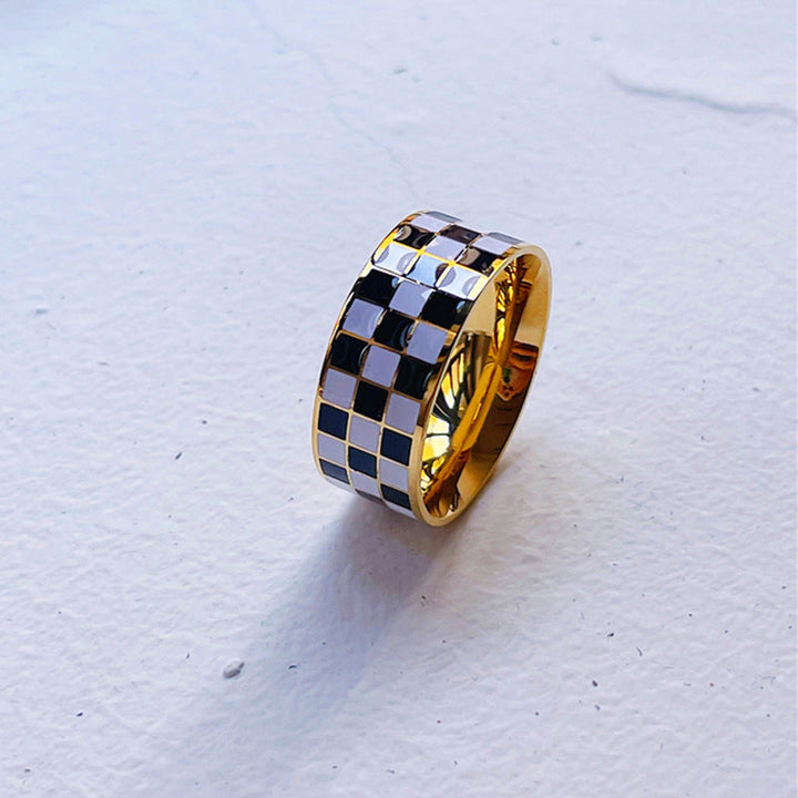 Women's ring with checkerboard pattern Nin Boutique