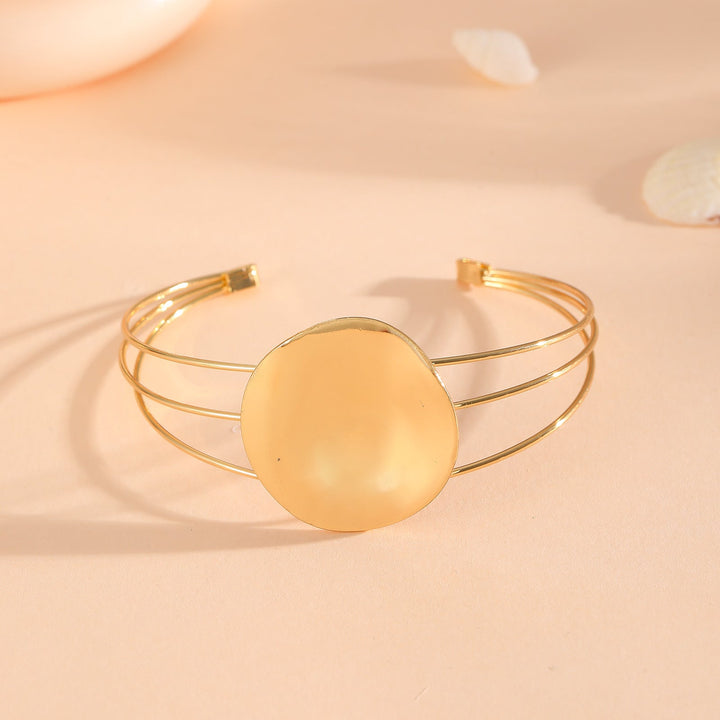 Women's bangle with elaborate bow design Nin Boutique