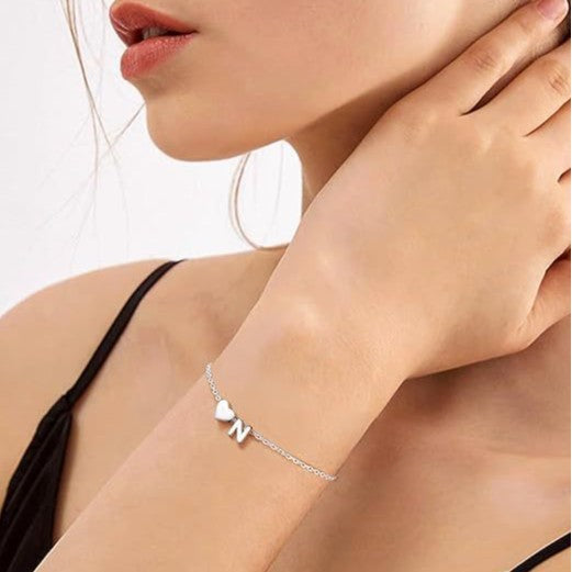 Women's ankle bracelet with personalized heart and letter pendant Nin Boutique