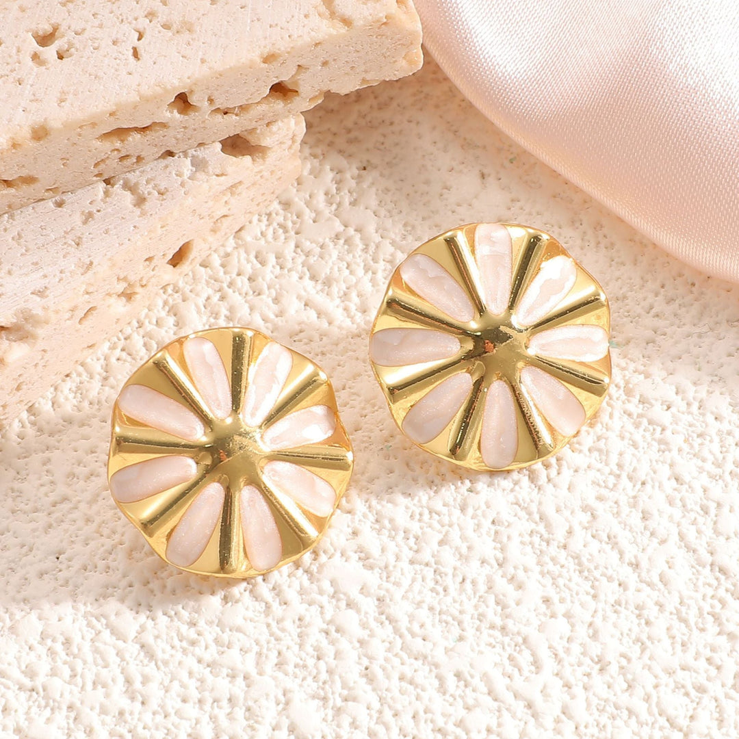Women's Earrings with Artistic Flower Design Nin Boutique