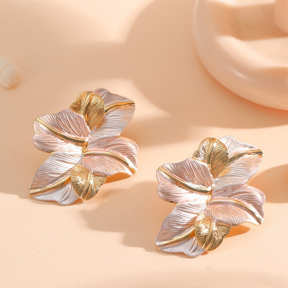 Women's earrings in stylish plant design Nin Boutique