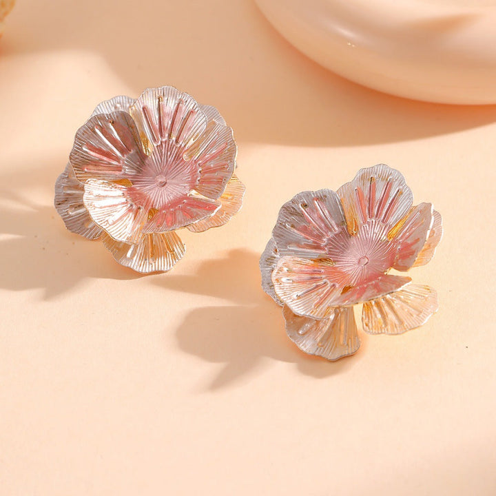 Ladies' earrings in floral design made of high-quality metal Nin Boutique
