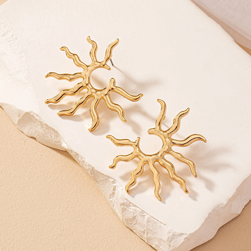 Women's earrings in stylish sun design Nin Boutique