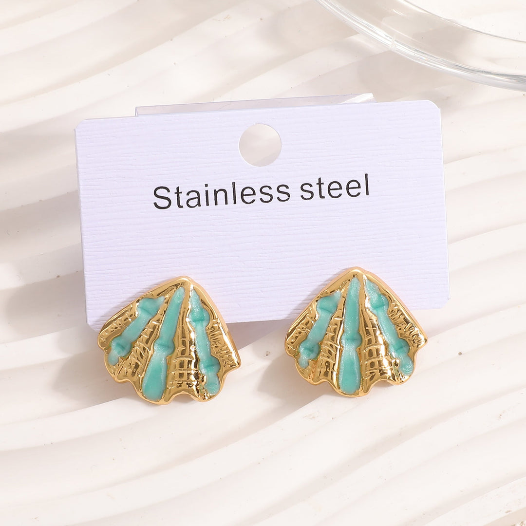 Ladies earrings in exclusive shell design Nin Boutique