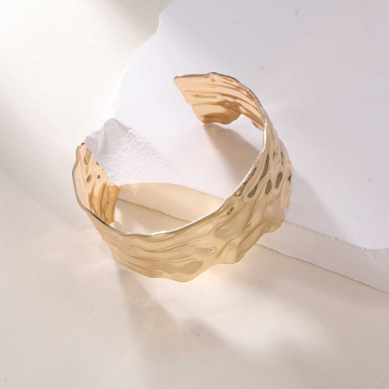 Women's Open Bangle with Artistic, Organic Design Nin Boutique