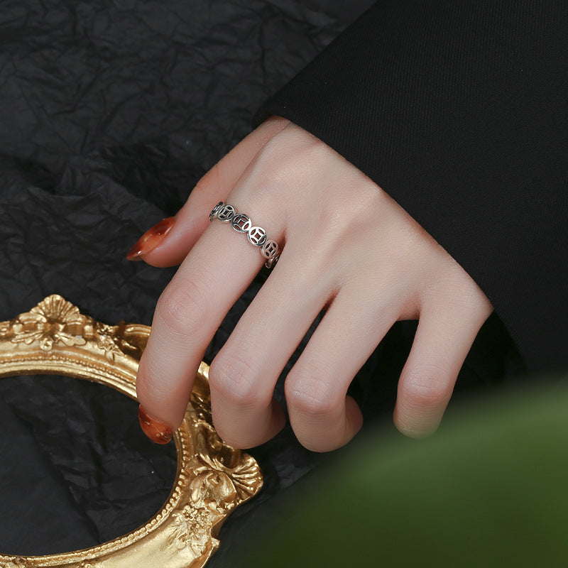 Women's Ring with modern, sculptural design Nin Boutique
