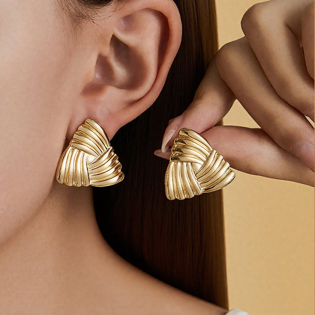Women's earrings in sculptural wave design Nin Boutique