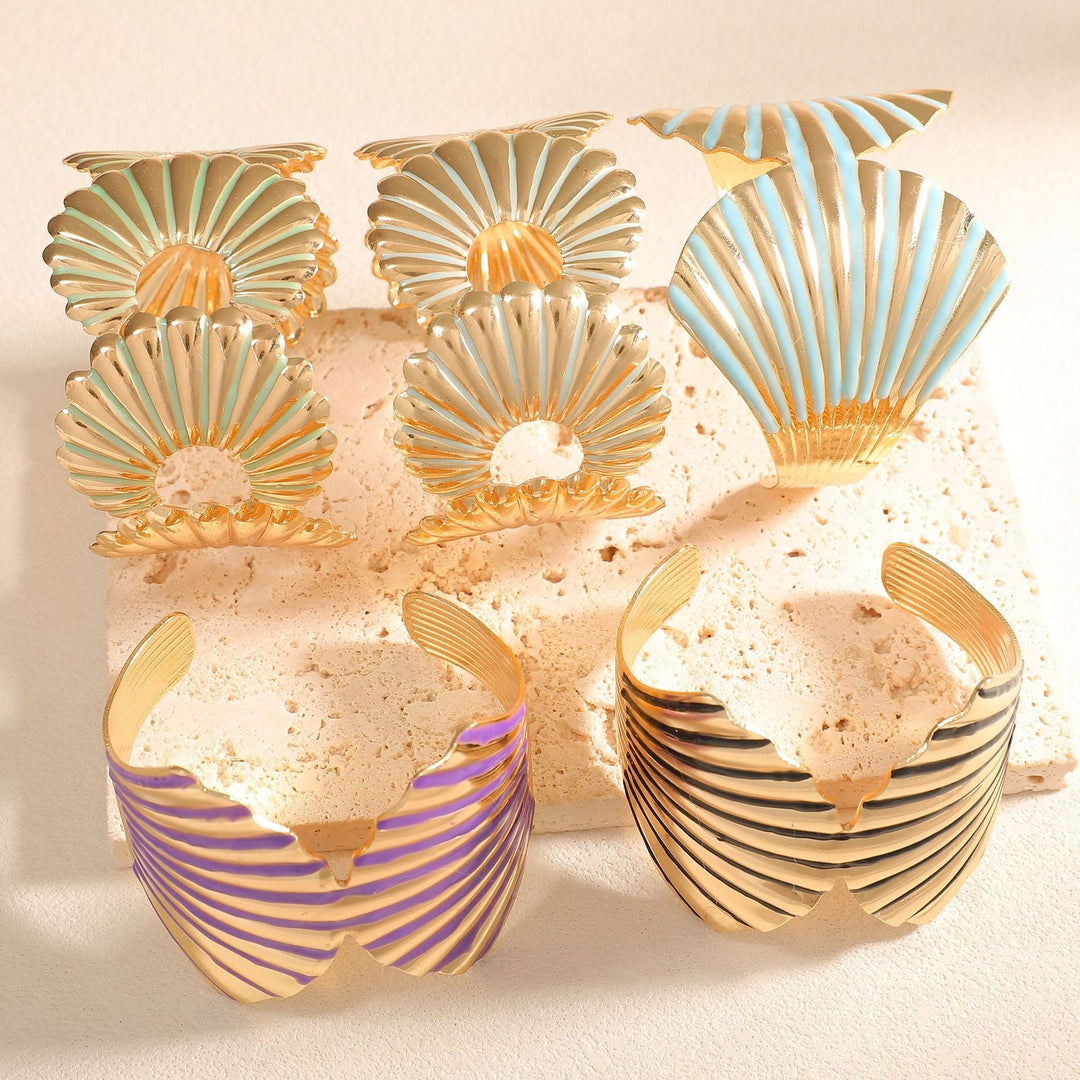 Ladies cuff with elegant shell design Nin Boutique