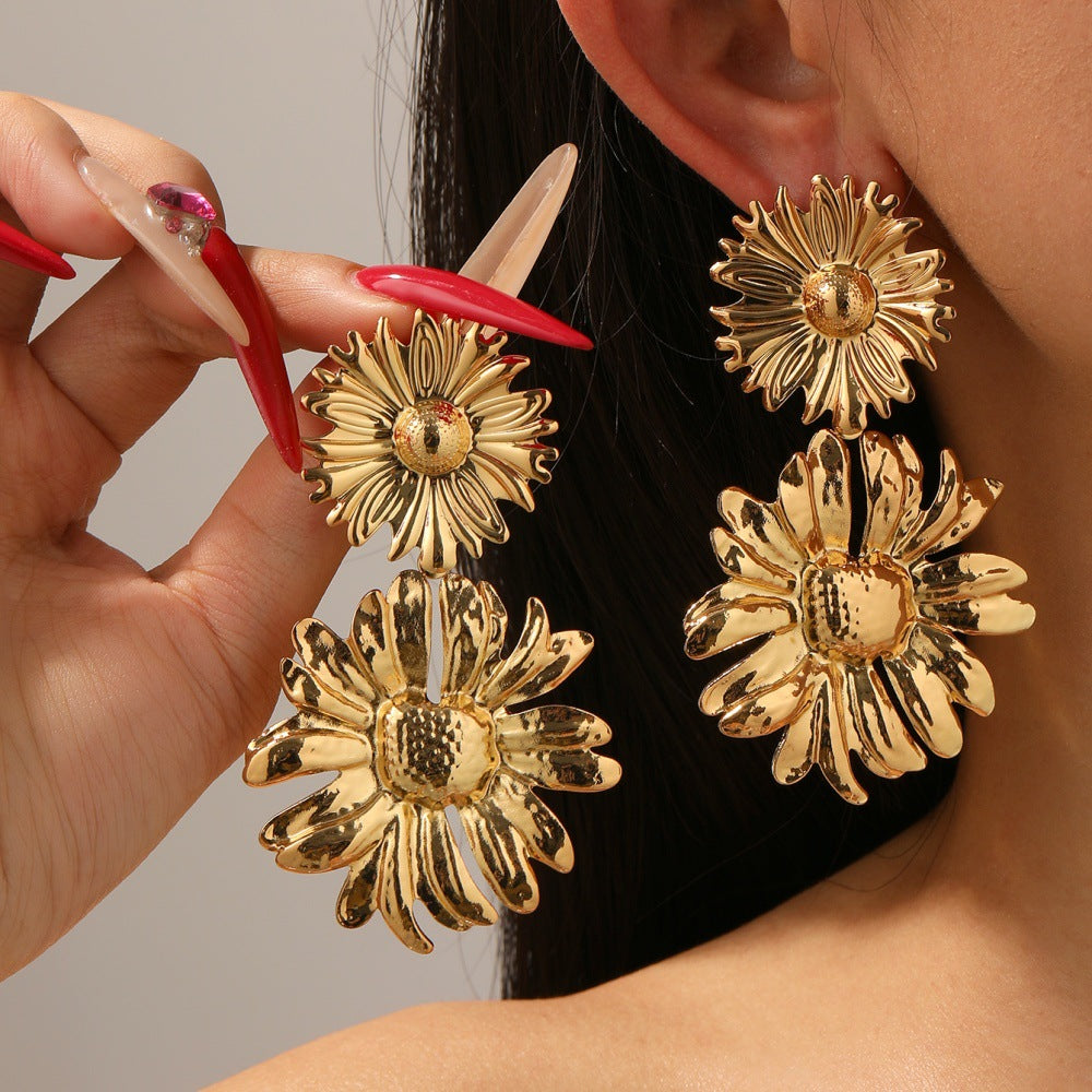 Women earrings in elegant shell shape Nin Boutique