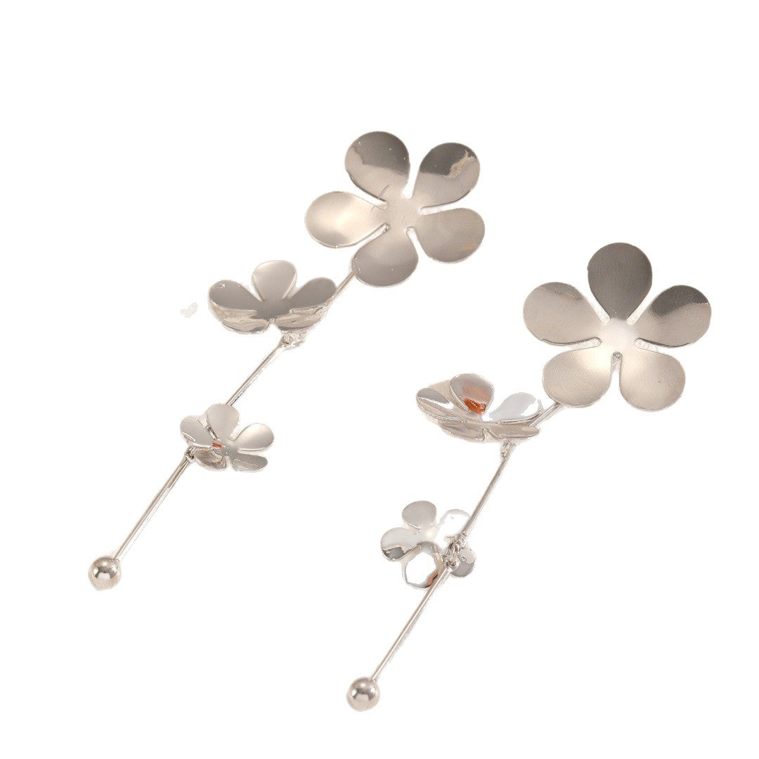 Women’s earrings with floral elements and shiny finish Nin Boutique