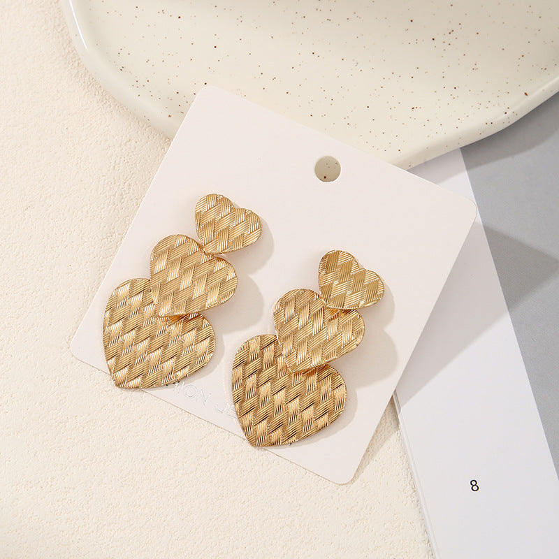 Ladies earrings in modern star design Nin Boutique
