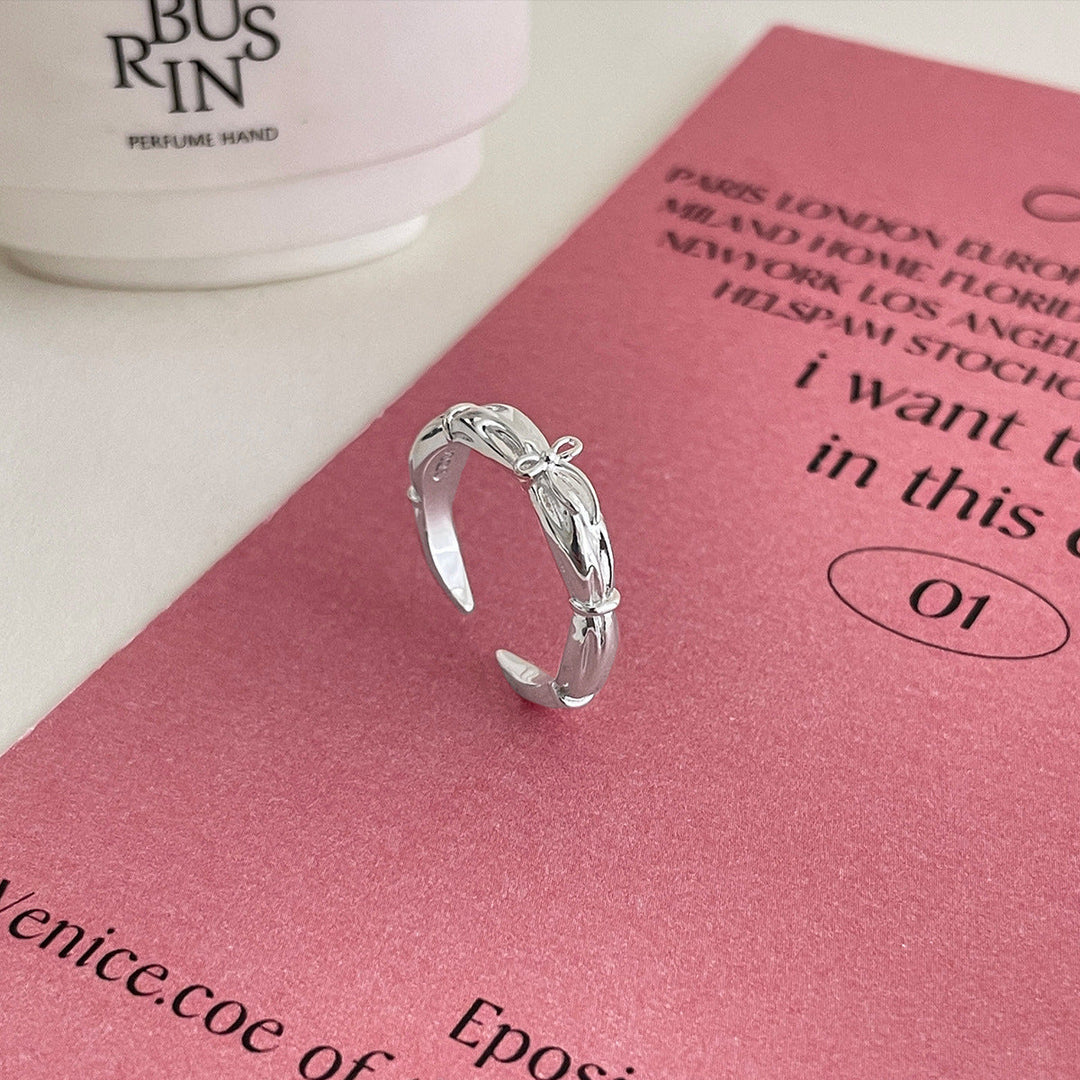 Women’s Ring with Floral Relief Design Nin Boutique