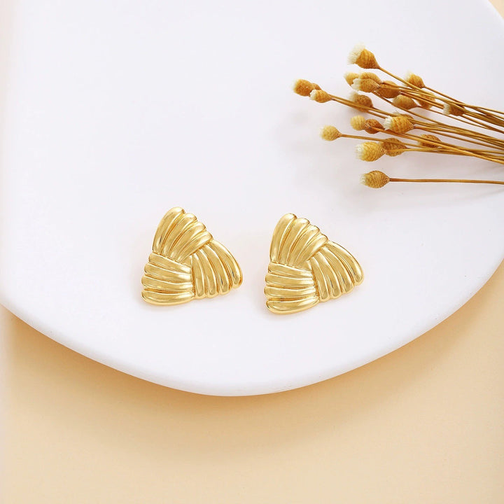 Women's earrings in sculptural wave design Nin Boutique