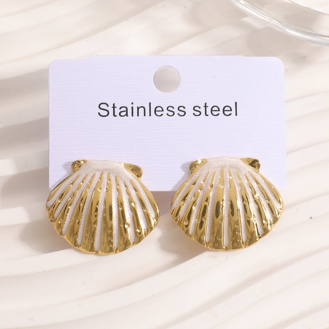 Ladies earrings in exclusive shell design Nin Boutique