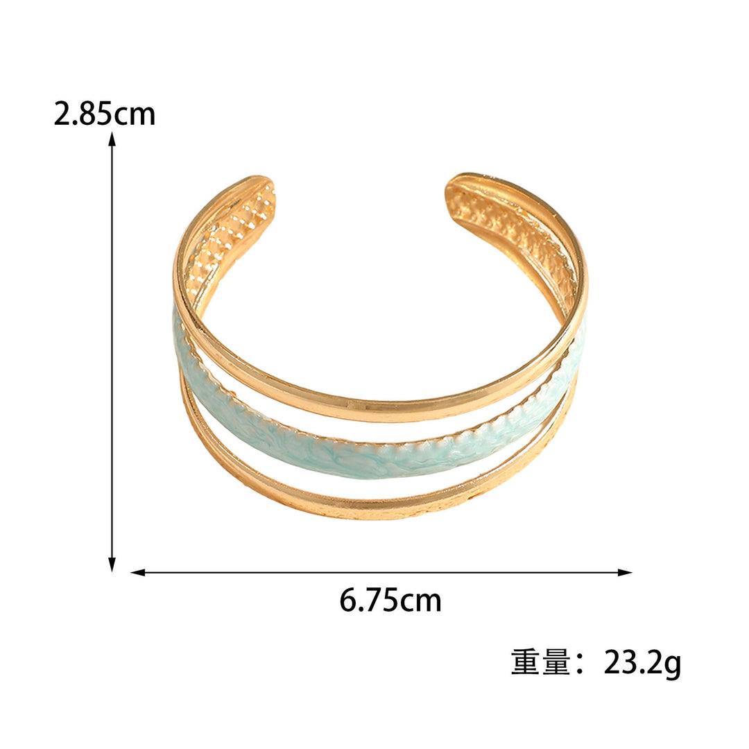 Women's Open Bangle with Artistic Relief Design Nin Boutique