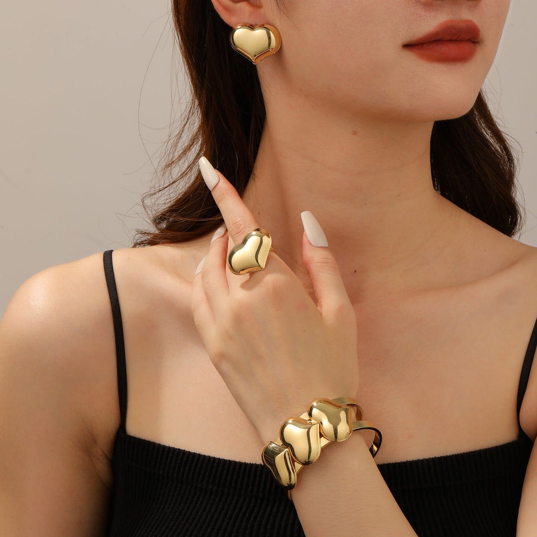 Women Open Cuff Bracelet with High-Quality Heart Design Nin Boutique